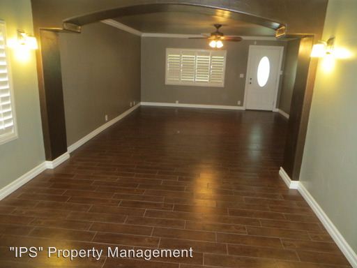 Building Photo - 131 W Alluvial Ave