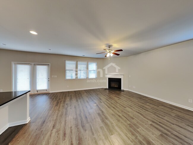 Foto del edificio - 235 Hickory Pointe Dr