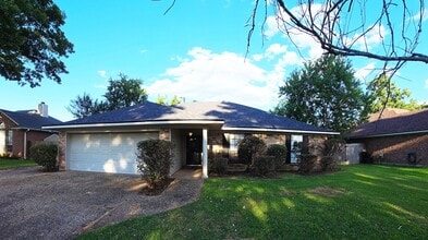 Building Photo - 6213 W Oxbow Loop