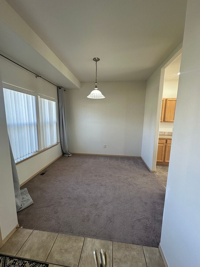 Building Photo - 5 Bedroom Home! Available now.