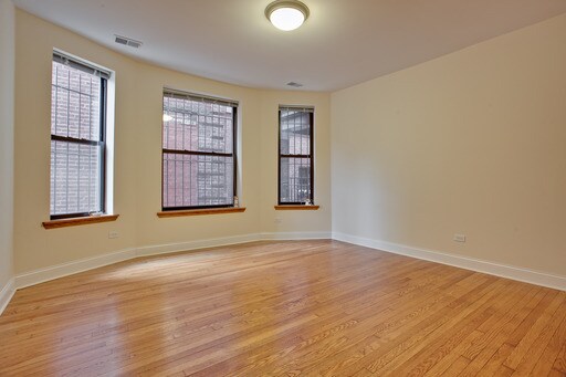 Building Photo - 5419 S Hyde Park Blvd