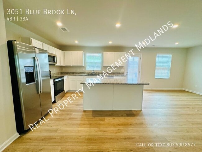 Foto del edificio - 3051 Blue Brook Ln