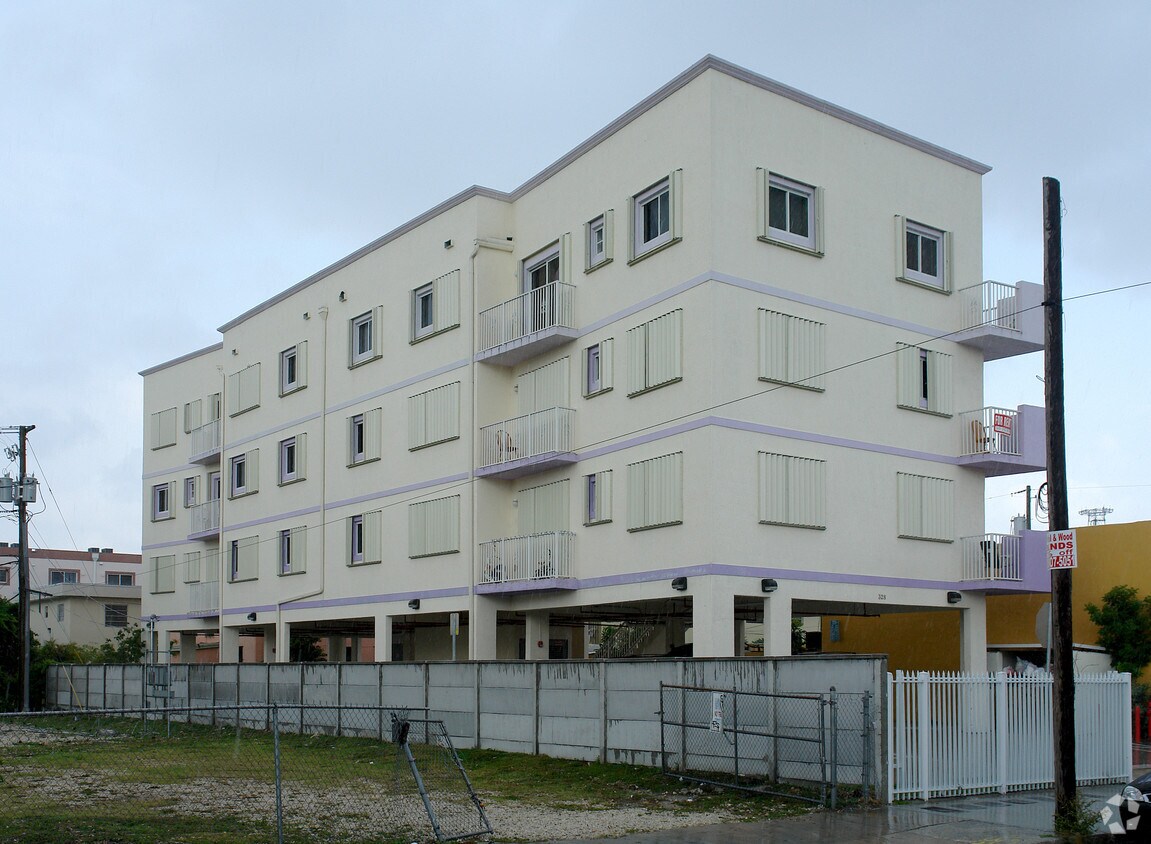 Building Photo - 328 NW 12th Ave