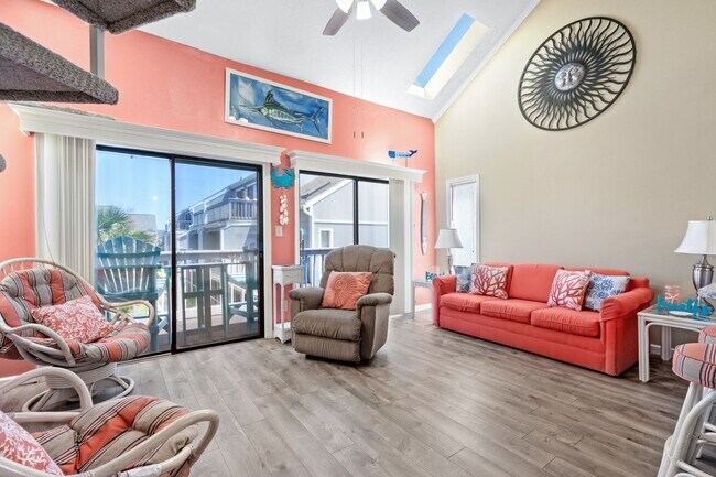 Building Photo - Fully Furnished W/ All Utilities Included! Seasonal Rental available 11/30/25-3/31/26