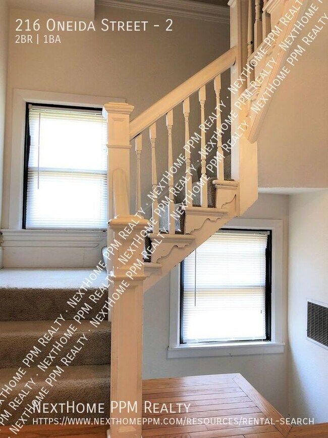 Building Photo - 216 Oneida St