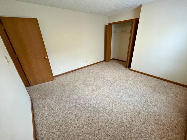 Foto del edificio - 2104 Bridgewater Cir