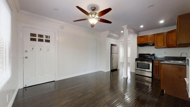 Foto del edificio - 3509 Griffin Ave