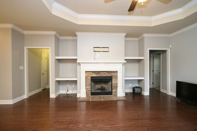 Building Photo - 2928 Magnolia Park Drive Southeast