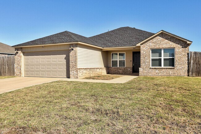 Building Photo - Charming 3-Bedroom Home with Modern Amenit...