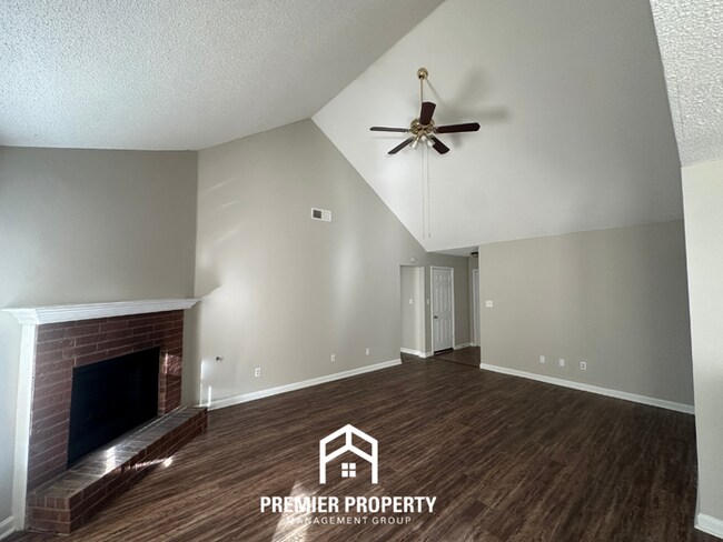 Photo - 7041 Ireland Dr House