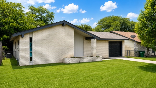 Building Photo - Move-In Ready 3 Bedroom Home with Large Yard & Covered Patio in North East San Antonio!!!
