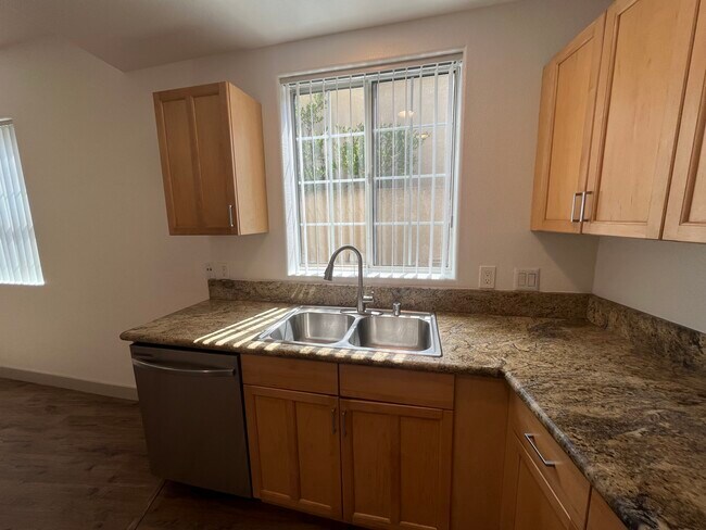 Kitchen - 7006 Ramsgate Pl