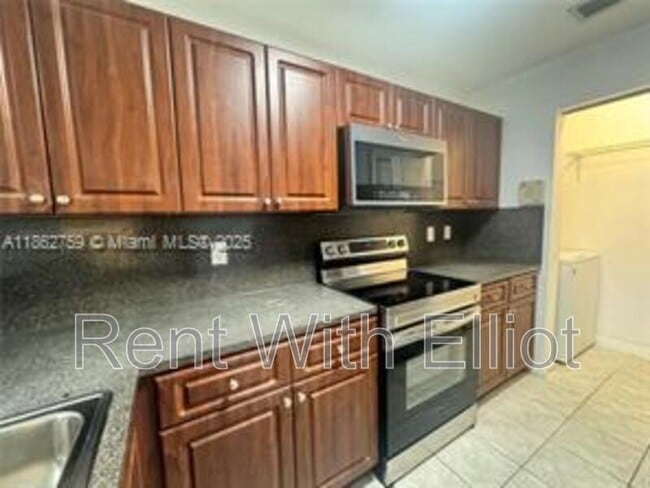 Photo - 5004 S Harbor Isles Dr Townhome