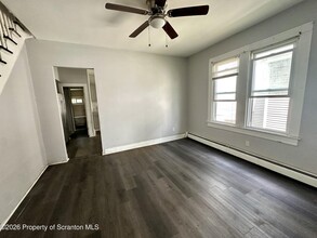 Building Photo - 1031 Diamond Ave