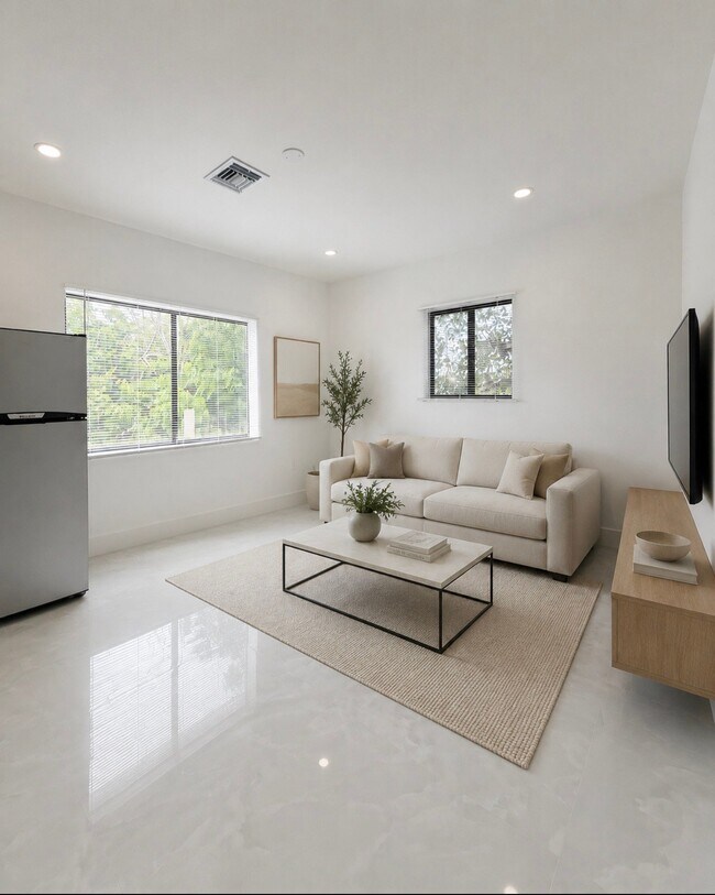 Foto del edificio - 329 NW 17th Ave