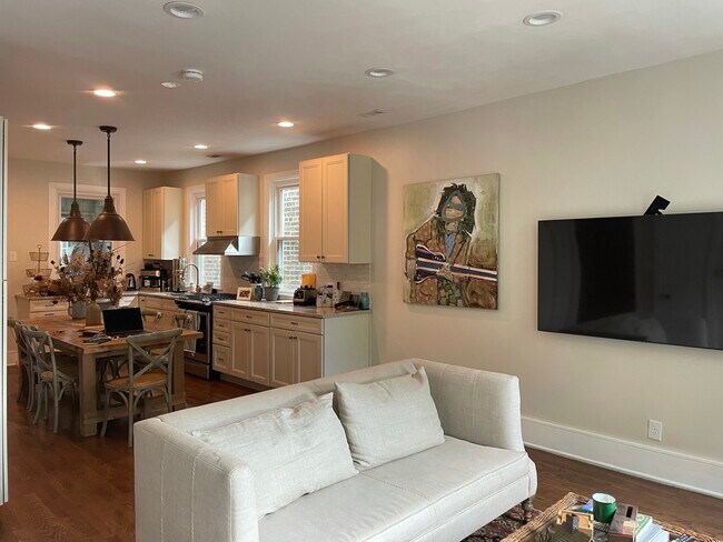 2nd floor - 1311 N Bell Ave