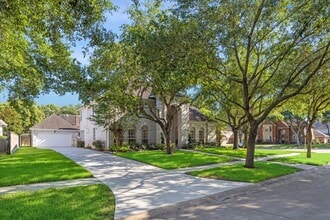 Building Photo - 30 Watermill Pl