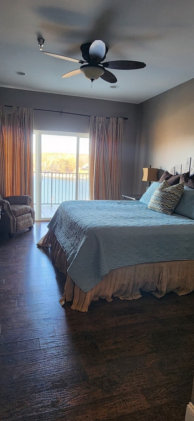 Building Photo - 9661 Curry Hwy