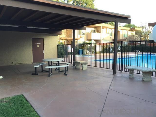 Foto del edificio - 9586 Carroll Canyon Rd