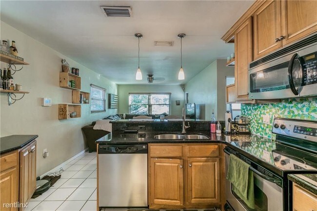 Foto del edificio - 2 br, 1 bath House - 1023 34th Ave N