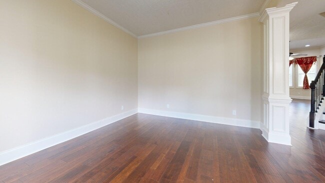 Building Photo - 8614 Crenshaw Dr