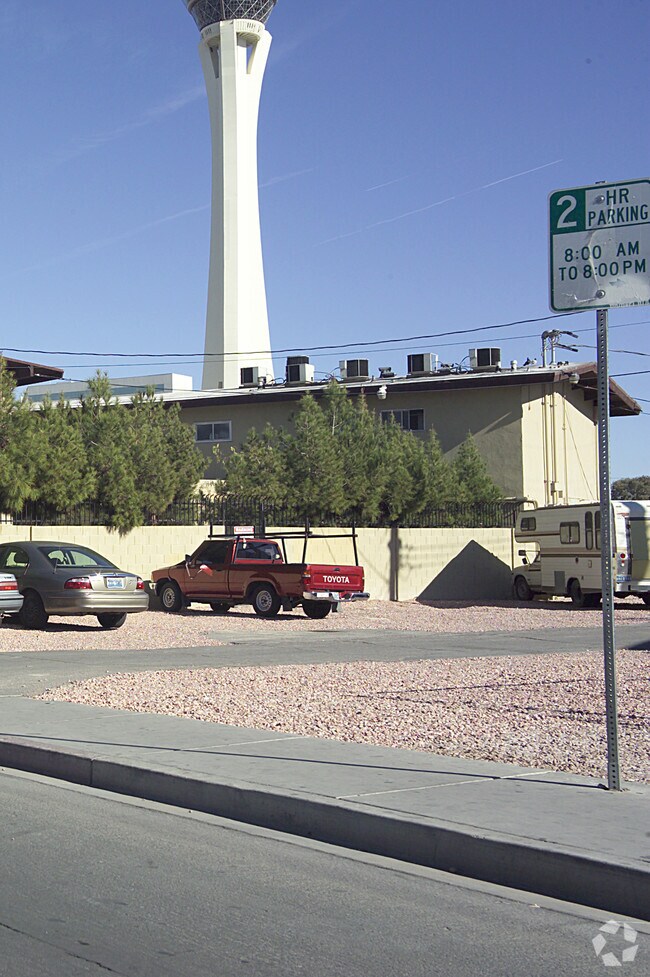 Foto del edificio - 329 W Cleveland Ave