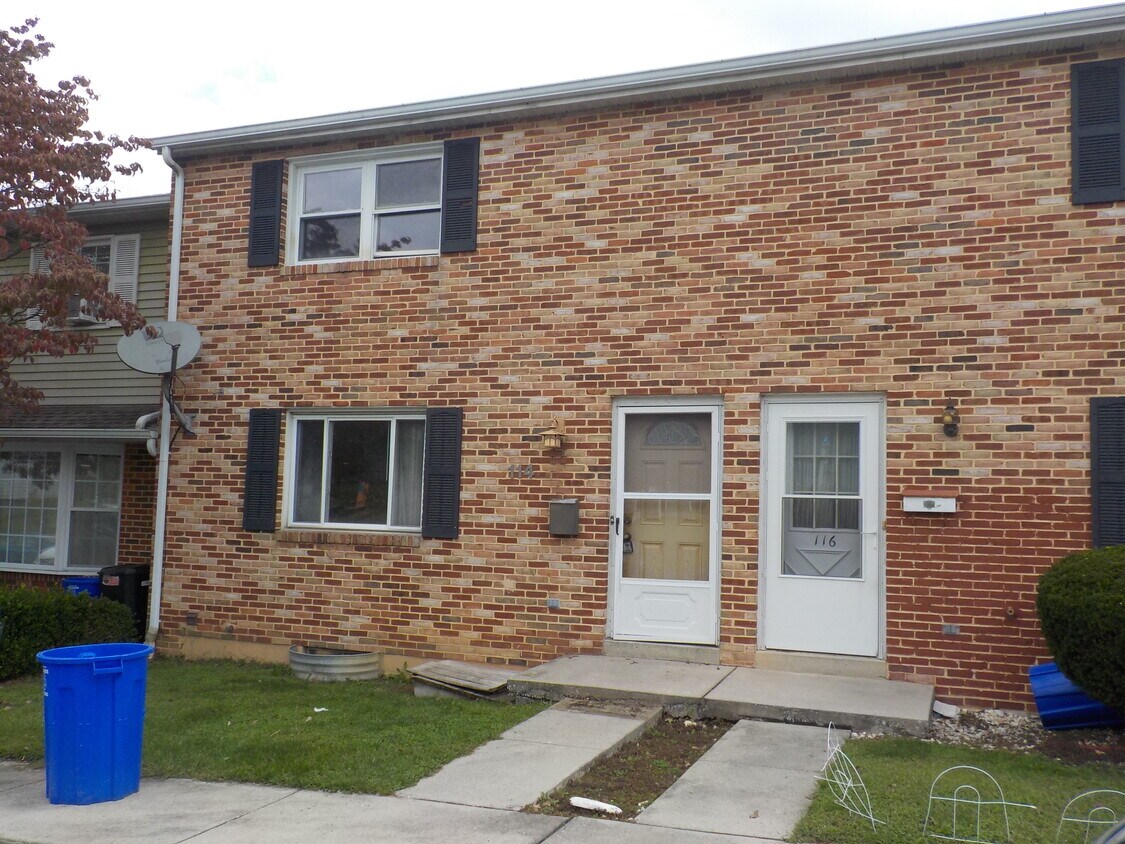 Welcome to 114 E Cumberland - 114 E Cumberland Rd