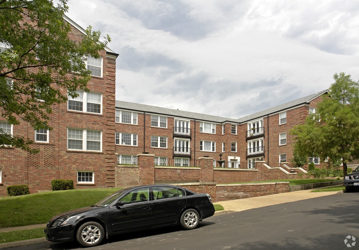 Primary Photo - Oxford Fountain Condo