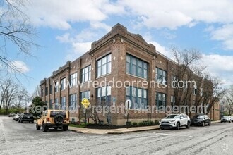 Building Photo - 735 Lexington Ave
