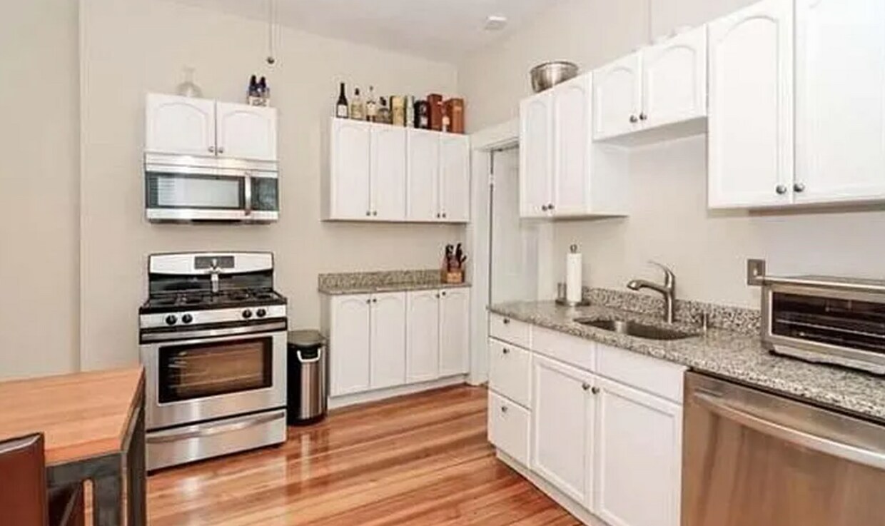 Foto principal - 133 Otis St
