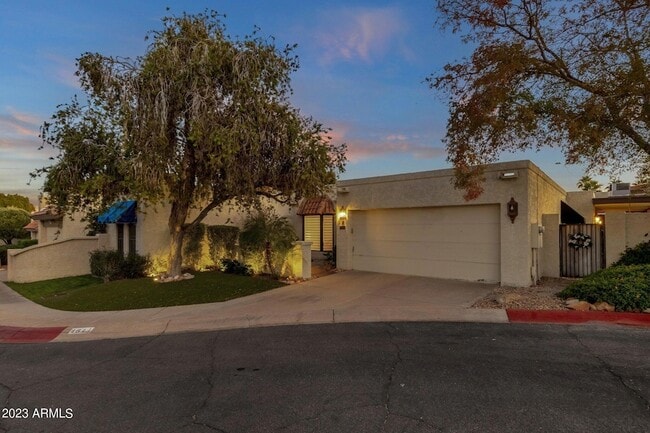 Photo - 4611 E Desert Drive Unit House