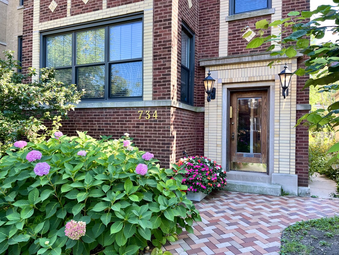 Foto principal - 734 Mulford St