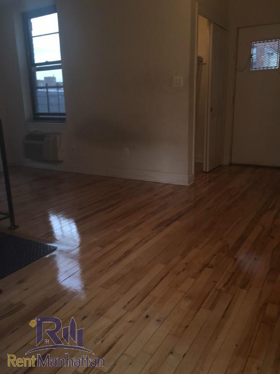 Building Photo - 315 E 95th St