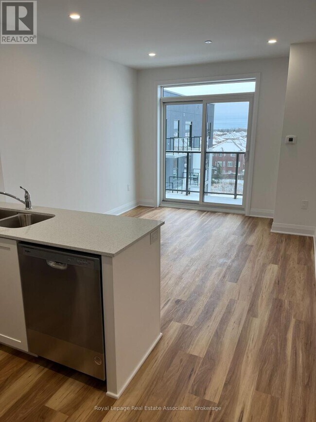 Photo du bâtiment - 1936 Rymal Rd E