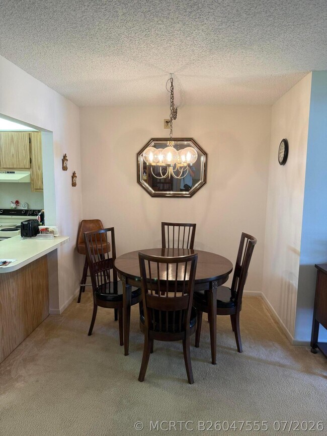 Foto del edificio - 422 Pine Glen Ln