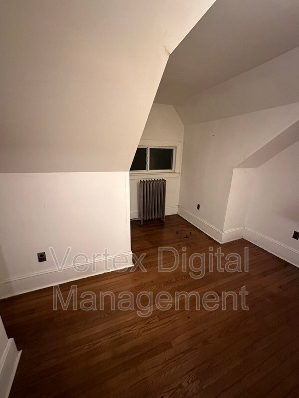 Building Photo - 710 smith st