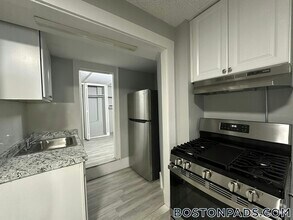 Building Photo - 273 Maverick St