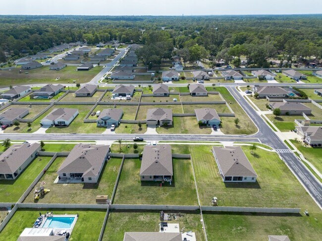 Building Photo - 1555 Ct-50