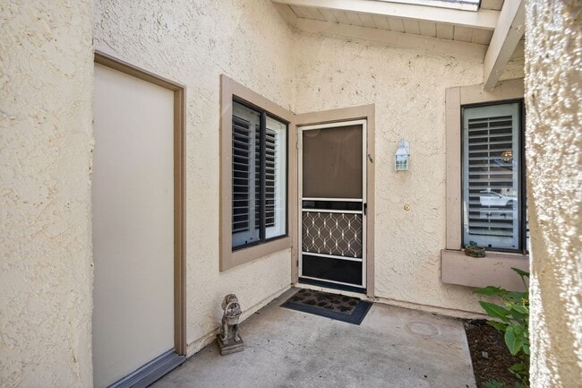 Building Photo - 2 Bedroom + 2 Bathroom Condo | Leisure Village 55+ Community | Camarillo | Unfurnished