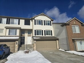 Building Photo - 247 Oak Ridge Dr