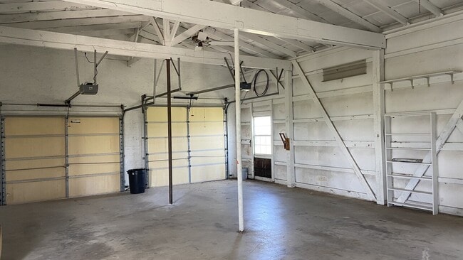 Building Photo - 4609 Centerpoint Rd