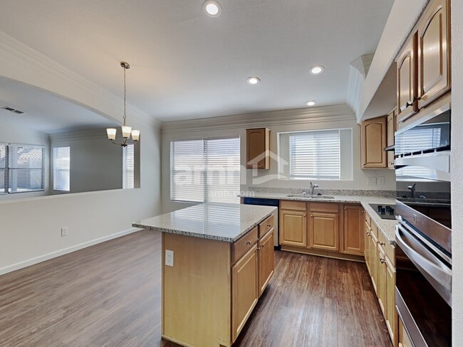 Foto del edificio - 15331 W Honeysuckle Ln