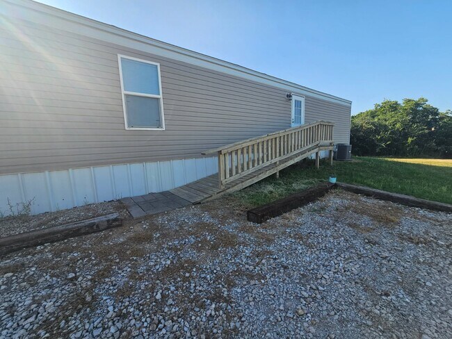 Foto del edificio - 12179 Farm to Market Rd 730 N