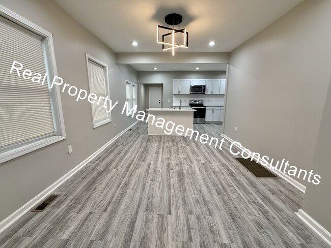 Foto del edificio - Stylishly Updated 3-Bedroom, 3-Bath Home –...