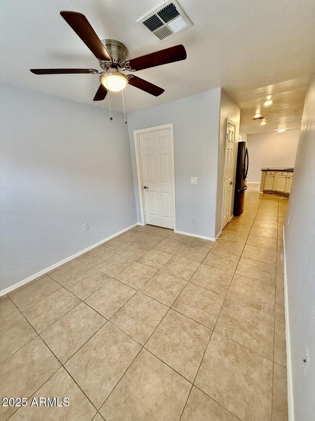 Foto del edificio - 646 N Cobblestone St