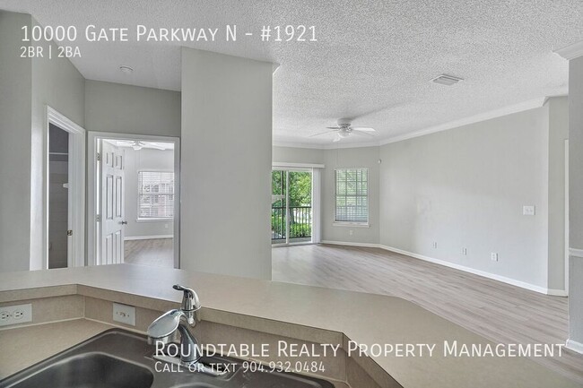 Foto del edificio - 10000 Gate Pkwy N