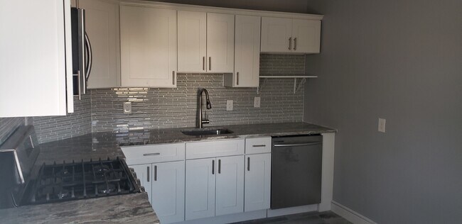 KITCHEN - 3186 Washington Rd