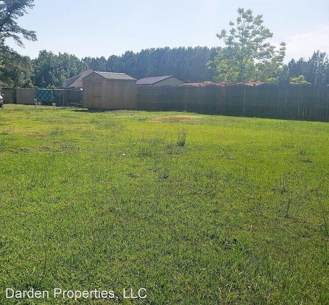 Building Photo - 3 br, 1.5 bath House - 512 Circle Drive