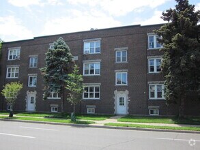 Building Photo - 1094 King St E