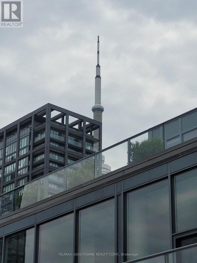 Building Photo - 478-1478 King St W